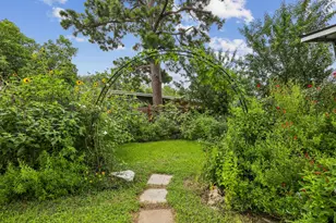 1114 W W 2nd St, Elgin, TX 78621 - Photo 29