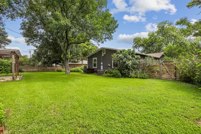 1114 W W 2nd Street, Elgin, TX 78621 - Photo 27