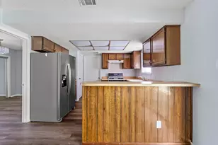 11809 Eubank Dr, Austin, TX 78758 - Photo 9