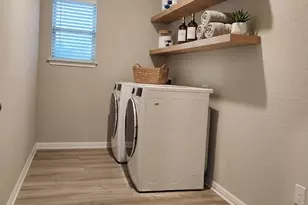 104 Bankside Dr, Hutto, TX 78634 - Photo 9