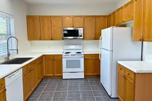 6400 La Carman Ln, Austin, TX 78749 - Photo 7
