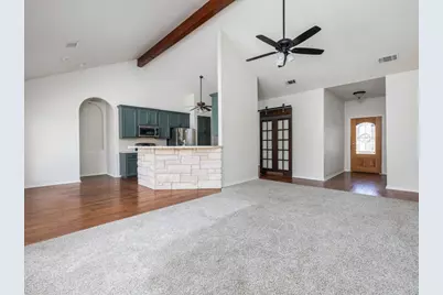 2209 Lark Lane, Taylor, TX 76574 - Photo 9