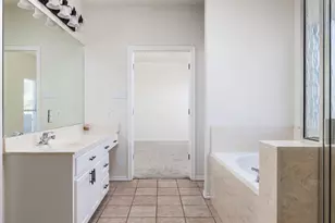 2209 Lark Ln, Taylor, TX 76574 - Photo 19