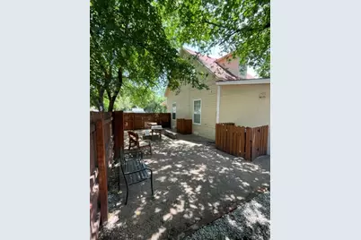 208 Medina Street, Austin, TX 78702 - Photo 11