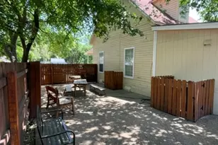 208 Medina St, Austin, TX 78702 - Photo 11