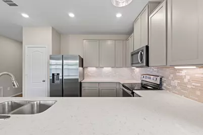 7805 Peccary Drive, Austin, TX 78744 - Photo 9