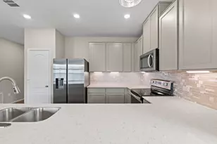 7805 Peccary Dr, Austin, TX 78744 - Photo 9