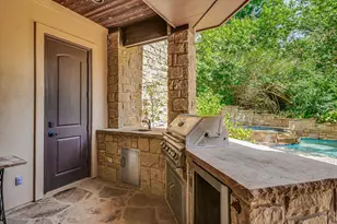 1402 Barclay Dr, Austin, TX 78746 - Photo 33