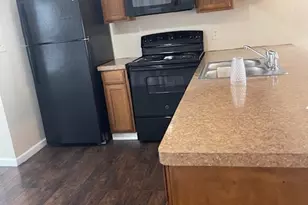 908 Guadalupe St, Lockhart, TX 78644 - Photo 3