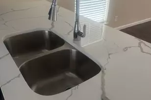 908 Guadalupe St, Lockhart, TX 78644 - Photo 5