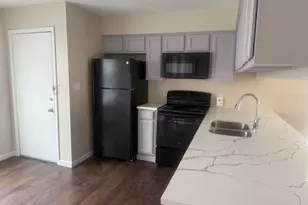 908 Guadalupe St, Lockhart, TX 78644 - Photo 3