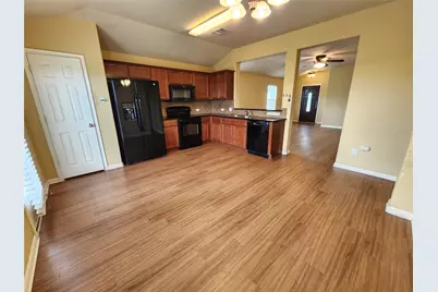 107 Lavaca Loop, Hutto, TX 78634 - Photo 5