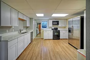 7 Inwood Cir, Austin, TX 78746 - Photo 15