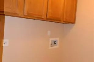 8500 Lyndon Ln, Austin, TX 78729 - Photo 11