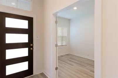 1917 Colonial Avenue, New Braunfels, TX 78130 - Photo 3