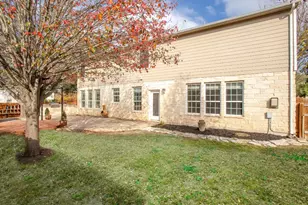 125 Hometown Pkwy, Kyle, TX 78640 - Photo 27