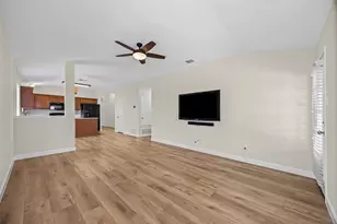11917 Buzz Schneider Ln, Austin, TX 78748 - Photo 9