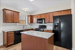 11917 Buzz Schneider Ln, Austin, TX 78748 - Photo 3