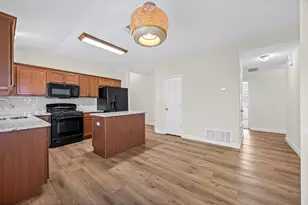 11917 Buzz Schneider Ln, Austin, TX 78748 - Photo 7