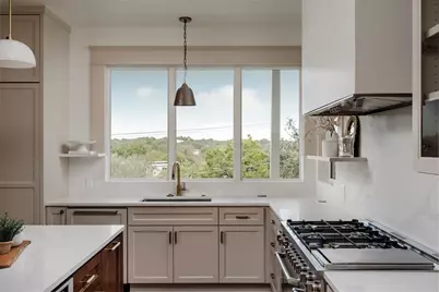 1110 Travis Heights Boulevard, Austin, TX 78704 - Photo 13