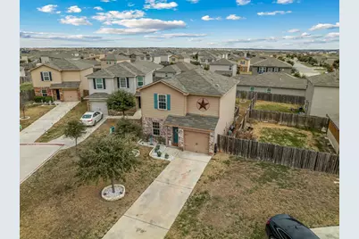 100 Wincliff Cove #13D, Jarrell, TX 76537 - Photo 3