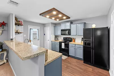 100 Wincliff Cove #13D, Jarrell, TX 76537 - Photo 11