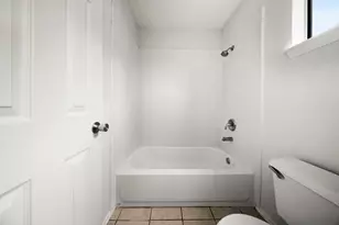 808 Lloyd Ln, Elgin, TX 78621 - Photo 9