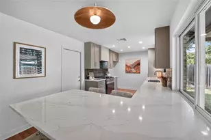 13005 Powderhorn St, Austin, TX 78727 - Photo 9