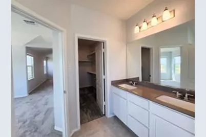 8211 Knoxville Trail, Austin, TX 78744 - Photo 3