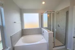 8211 Knoxville Trl, Austin, TX 78744 - Photo 13