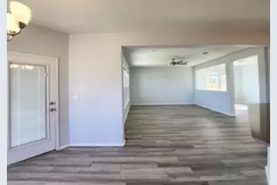 8211 Knoxville Trail, Austin, TX 78744 - Photo 5