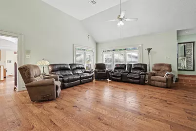110 S Ridge Circle, Georgetown, TX 78628 - Photo 9