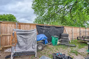 1122 Chicon St, Austin, TX 78702 - Photo 9