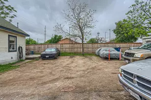 1122 Chicon St, Austin, TX 78702 - Photo 15