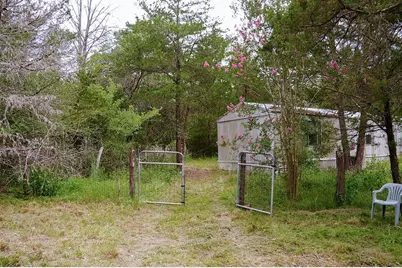 550 N Raymond Road, La Grange, TX 78945 - Photo 9