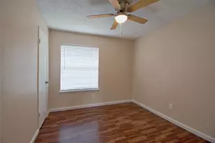 1015 E Yager Ln, Austin, TX 78753 - Photo 9