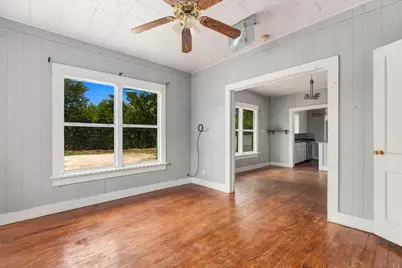 508 Sloan Street, Taylor, TX 76574 - Photo 9