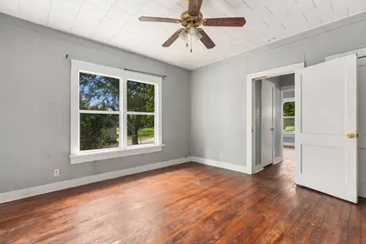 508 Sloan Street, Taylor, TX 76574 - Photo 19