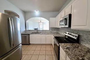 211 Almquist St, Hutto, TX 78634 - Photo 5