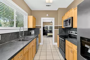 217 N Bishop St, San Marcos, TX 78666 - Photo 9