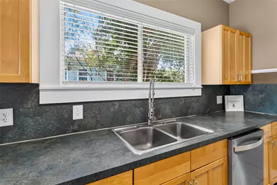 217 N Bishop Street, San Marcos, TX 78666 - Photo 13