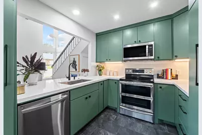 2528 Stoutwood Circle, Austin, TX 78745 - Photo 9