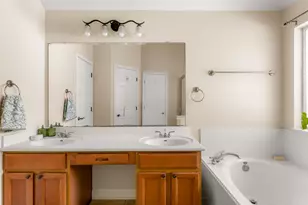 1821 Village Oak Ct, Austin, TX 78704 - Photo 23