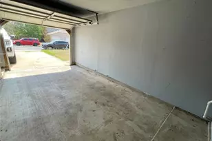 8810 Springmail Cir, Austin, TX 78729 - Photo 23