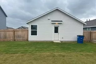 2215 Cyclone Dr, Lockhart, TX 78644 - Photo 15