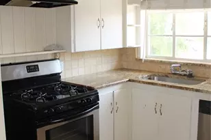 301 E 34th St, Austin, TX 78705 - Photo 17