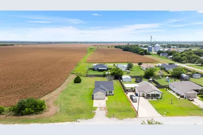 407 E Pietzsch Street, Bartlett, TX 76511 - Photo 27