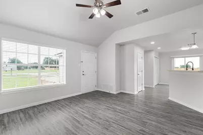 407 E Pietzsch Street, Bartlett, TX 76511 - Photo 13
