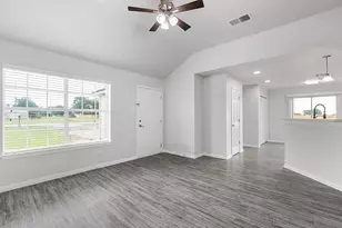 407 E Pietzsch St, Bartlett, TX 76511 - Photo 13