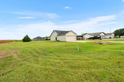 407 E Pietzsch Street, Bartlett, TX 76511 - Photo 5